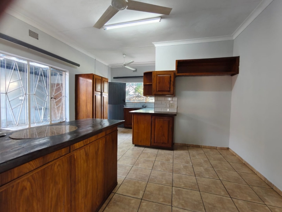 To Let 4 Bedroom Property for Rent in Hartbeesfontein North West